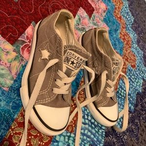 Boys Grey Converse ⭐️ shoes size 12